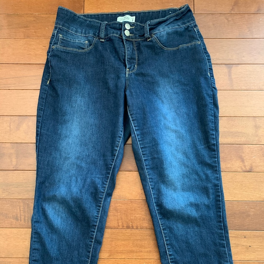 Women’s Royalty For Me Cropped Jeans